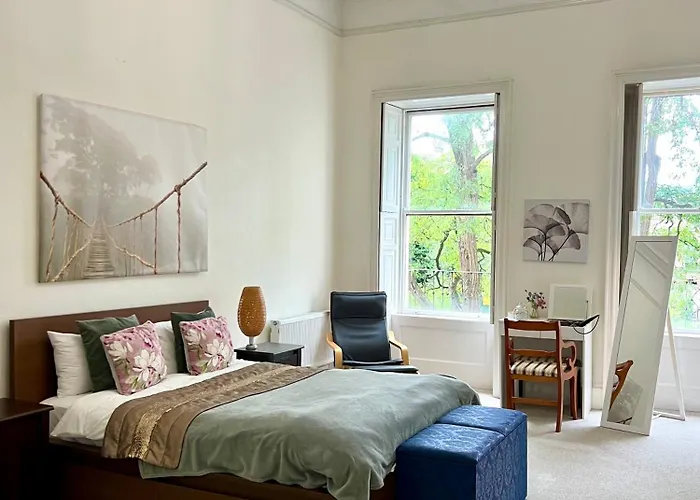 Grosvenor Apartments In Bath - Great For Families, Groups, Couples, 80 Sq M, Parking