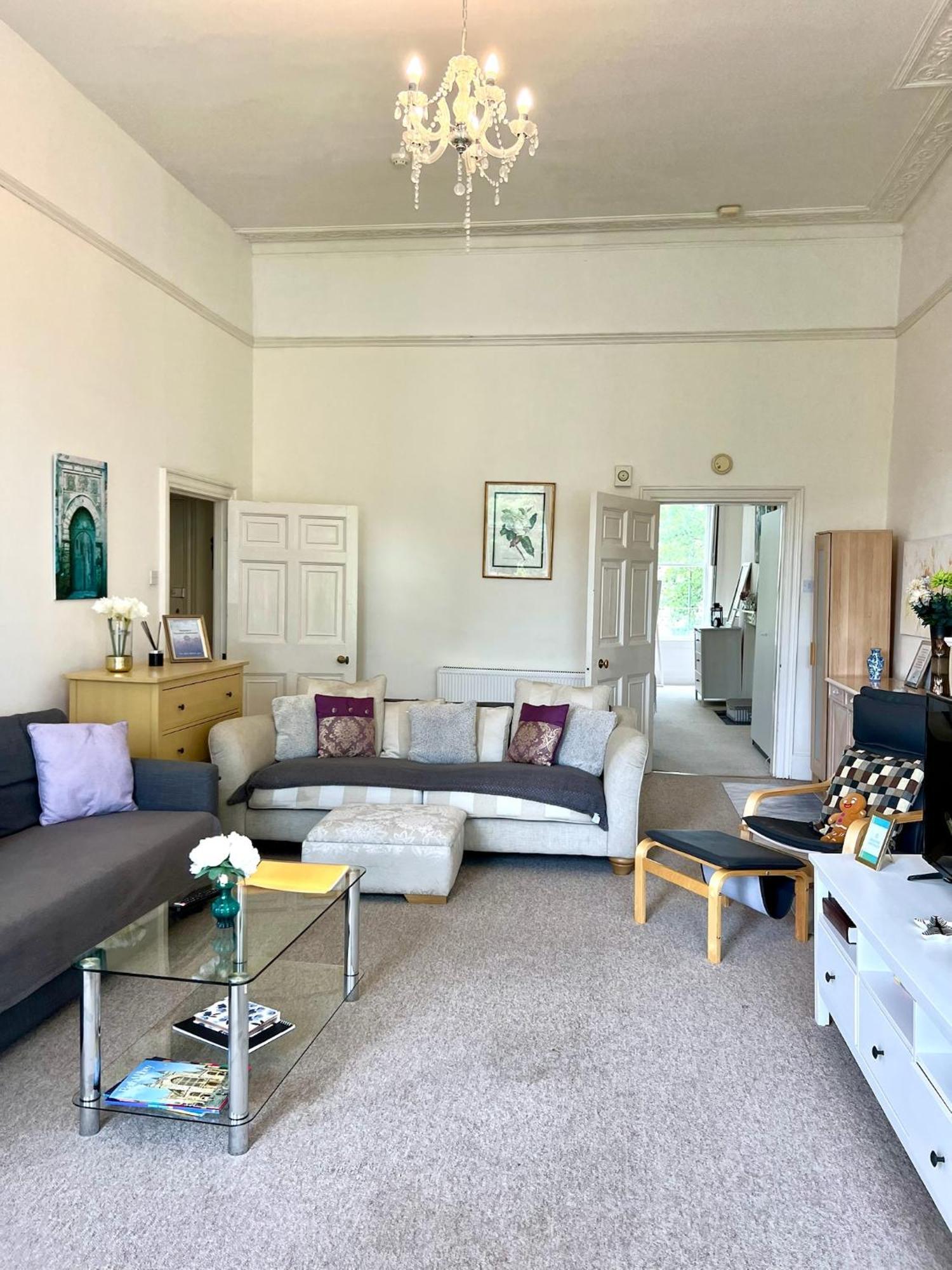 Apartment Grosvenor In - Great For Families, Groups, Couples, 80 Sq M, Parking *